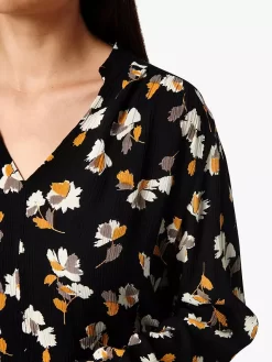 Soaked In Luxury Zaya Floral Blouse, Black Feather Flower -Sports And Leisure Equipment Store 006364541alt3