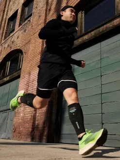 Therabody RecoveryPulse Calf Vibrating Compression Sleeve, Black, XS -Sports And Leisure Equipment Store 006583963alt9